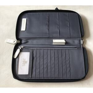 Rowallan of Scotland Ladies Black Clutch Wristlet Travel Wallet Nylon Full Zip